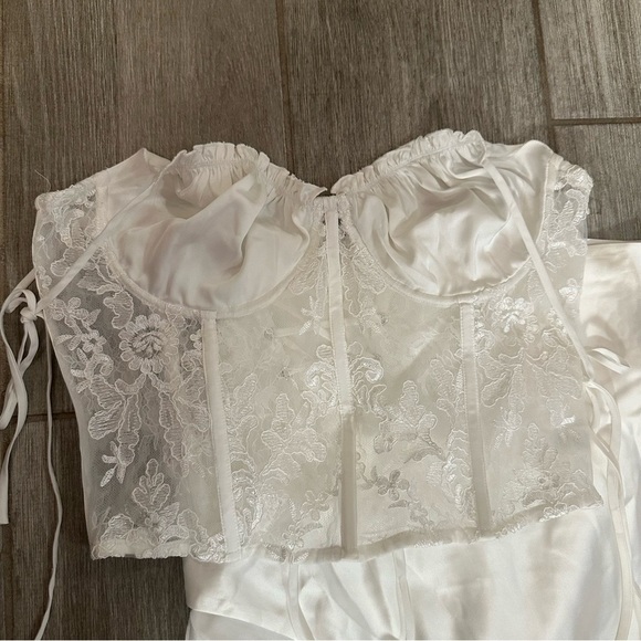 V. Chapman Calla Lily Gown White 2-Piece Corset & Maxi Bridal - Picture 4 of 6